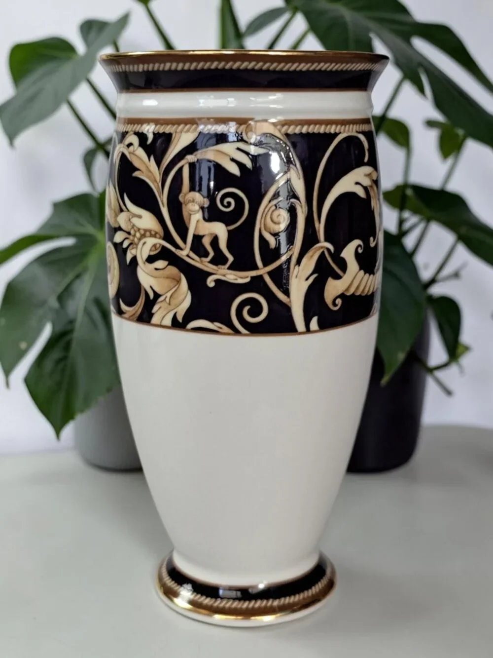 Wedgwood Cornucopia Elizabethan Vase Art Pottery 6